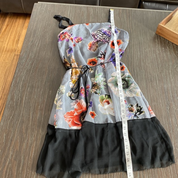 Stunning Simply Vera by Vera Wang ladies summer dress in size medium. - Picture 9 of 9